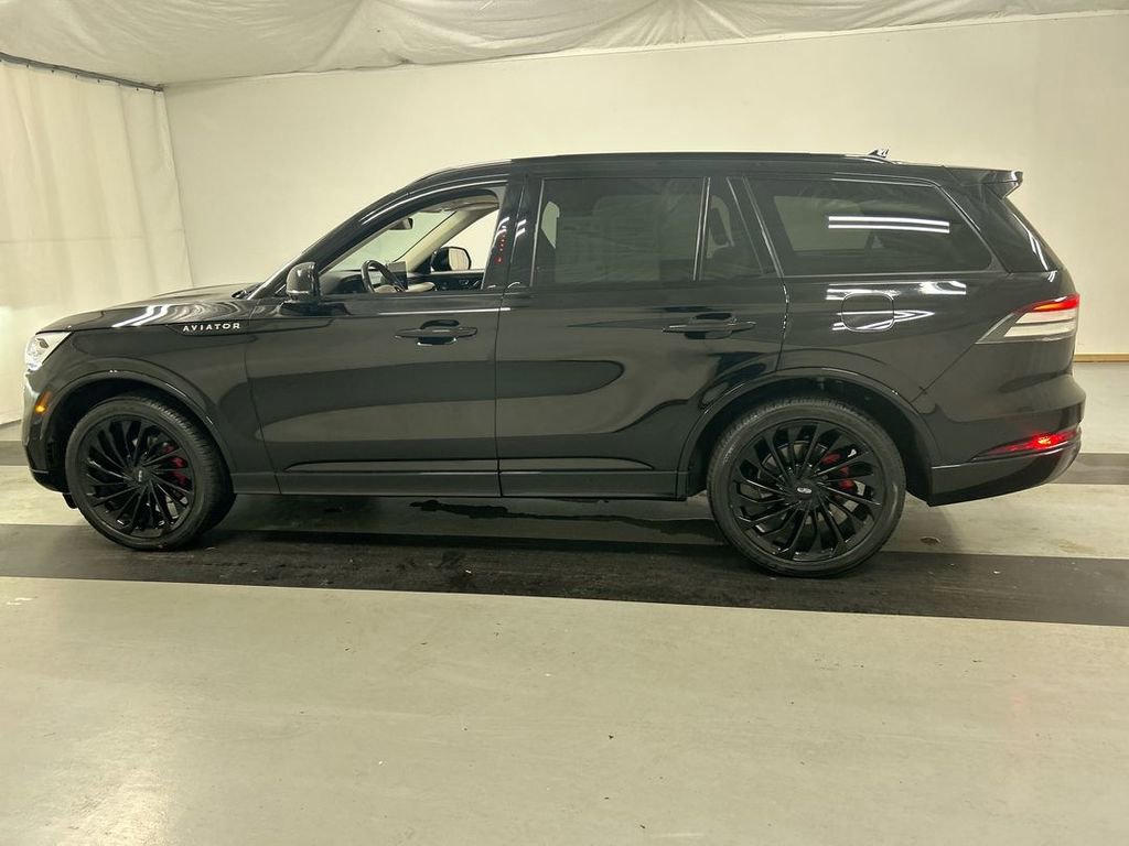 Used 2023 Lincoln Aviator Reserve w/ Equipment Group 201A image 6