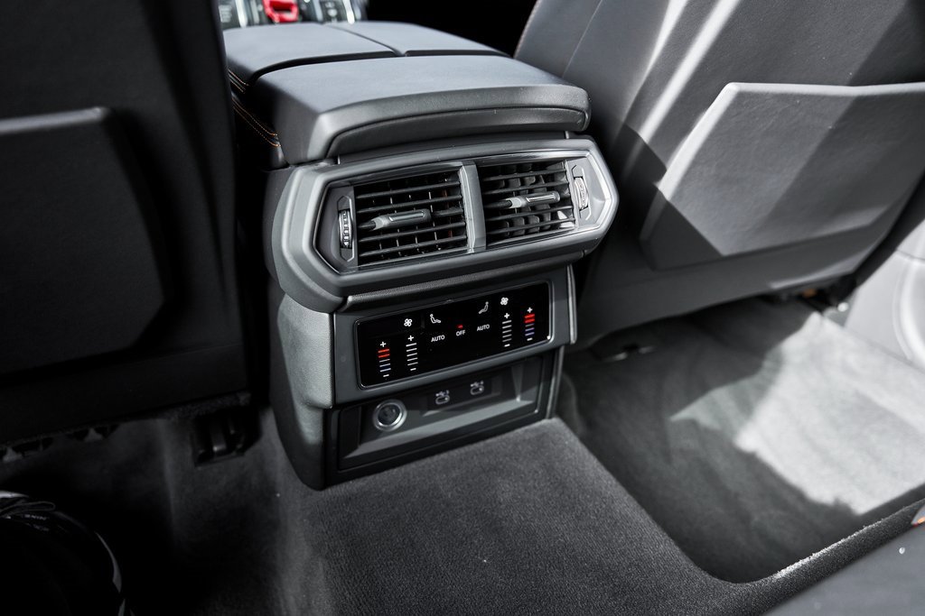 Used 2022 Lamborghini Urus image 50