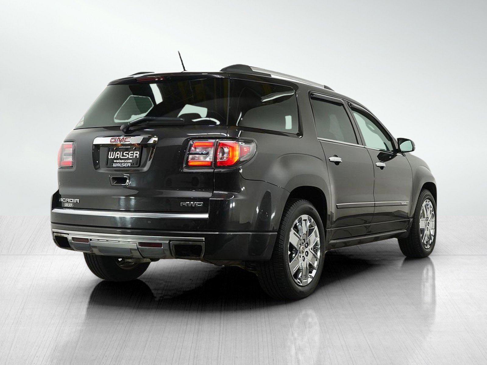 Used 2015 GMC Acadia Denali image 5