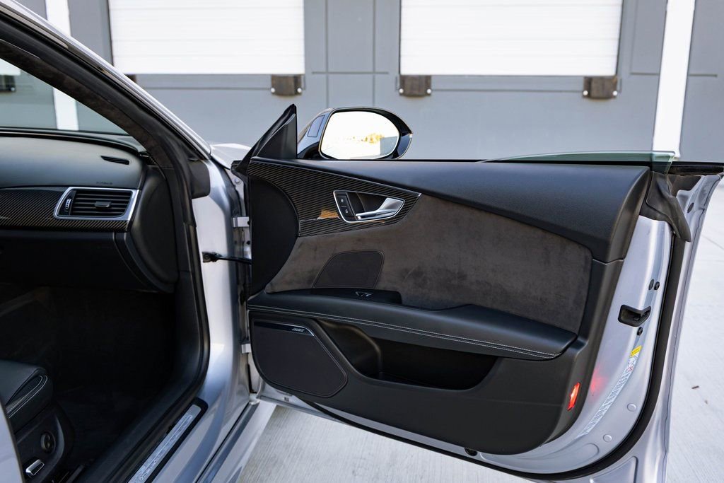 Used 2017 Audi RS 7 Prestige w/ Carbon-Optic Package image 22