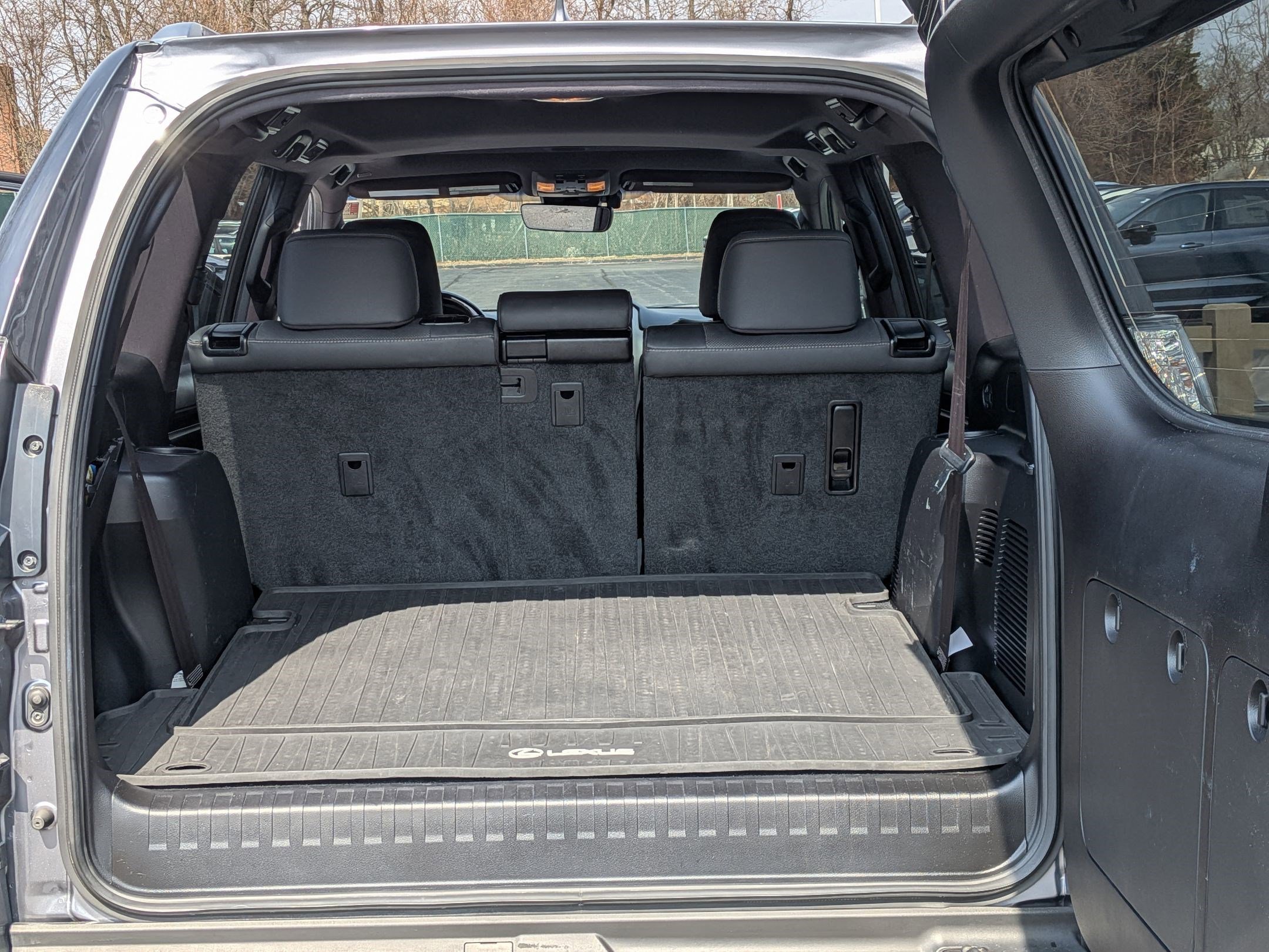 Used 2020 Lexus GX 460 Premium w/ Premium Package image 23