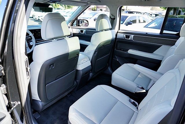 Used 2025 Hyundai Santa Fe Calligraphy image 21