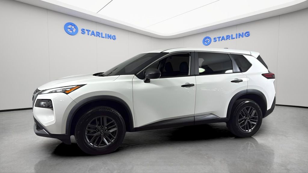 Used 2023 Nissan Rogue S image 2