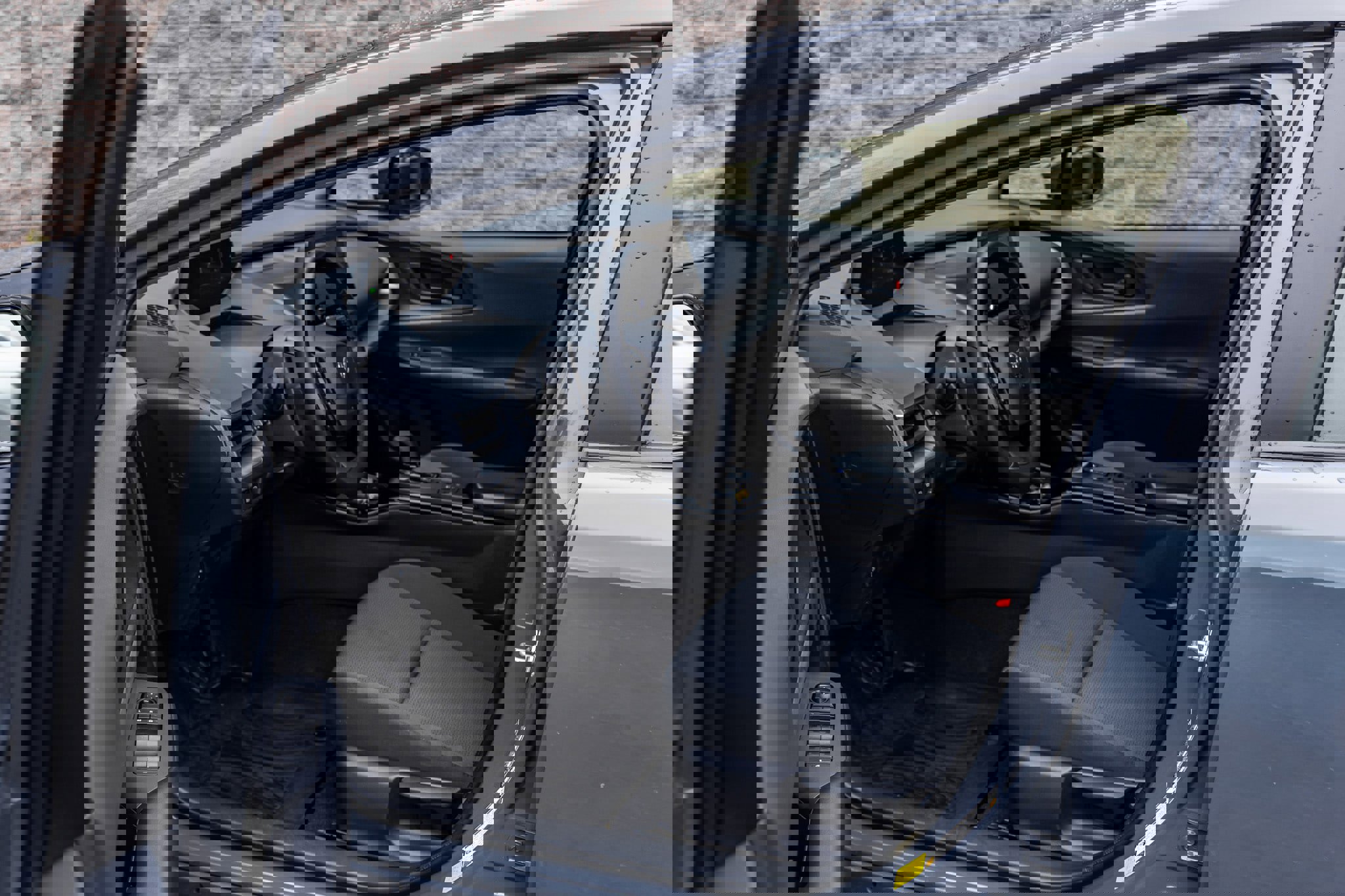 Used 2025 Toyota Prius LE image 24