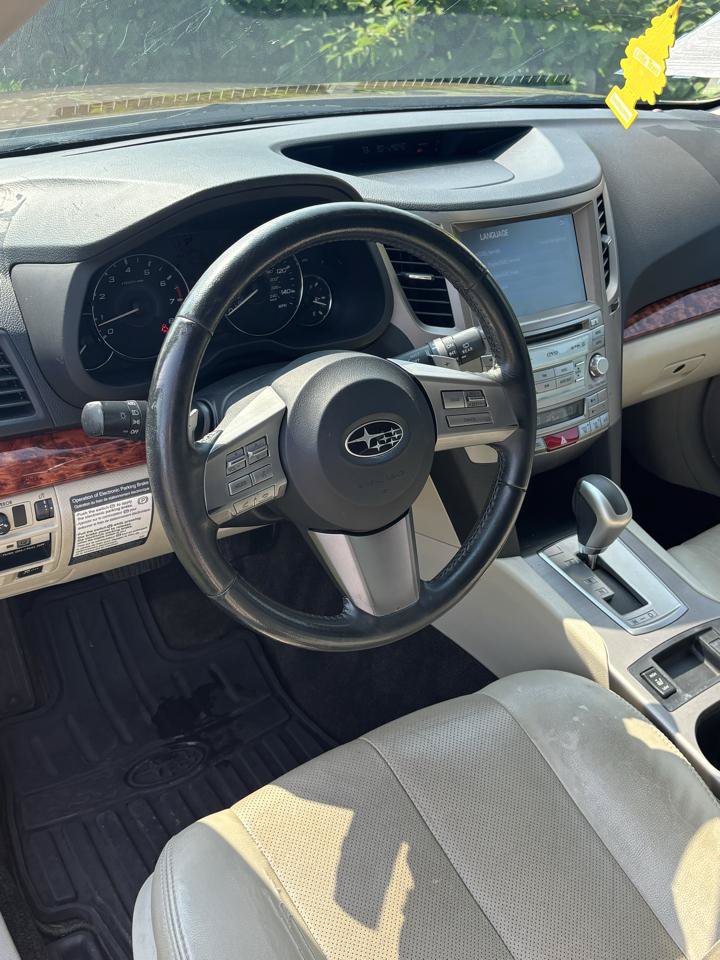 Used 2011 Subaru Outback 2.5i Limited AWD/4WD image 17