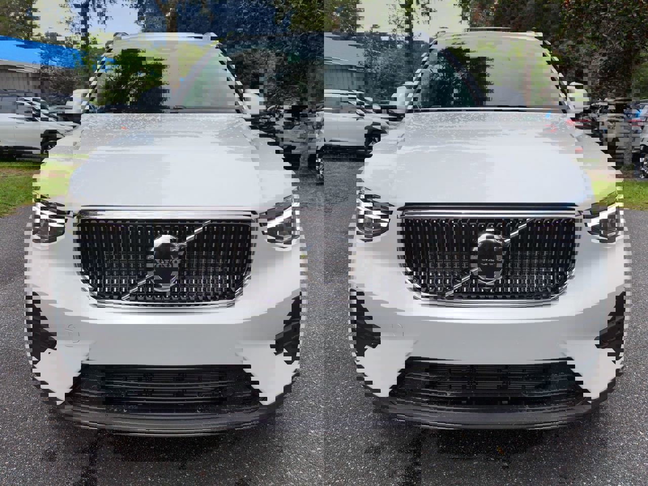 New 2025 Volvo XC40 B5 Core w/ Protection Package Premier image 9