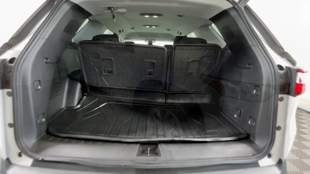 Used 2020 Chevrolet Traverse LT FWD image 12