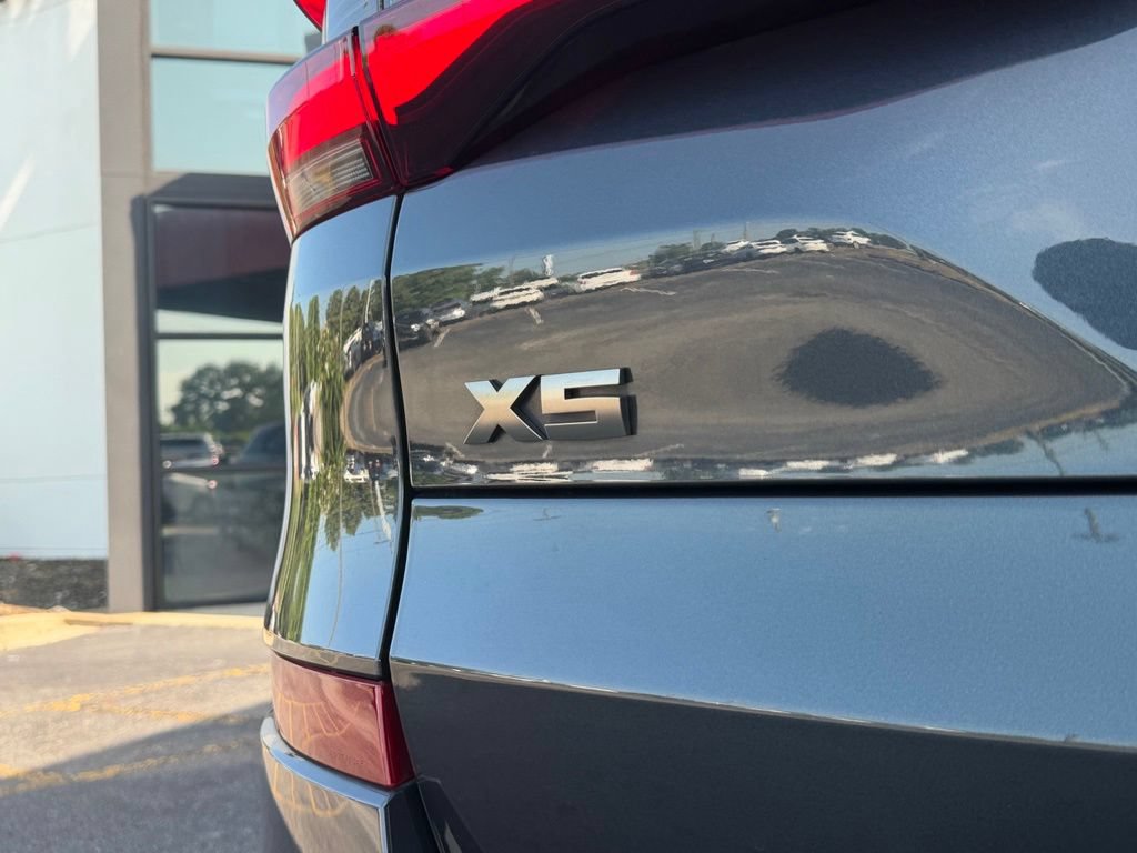 Used 2022 BMW X5 M50i w/ Premium Package AWD/4WD image 11