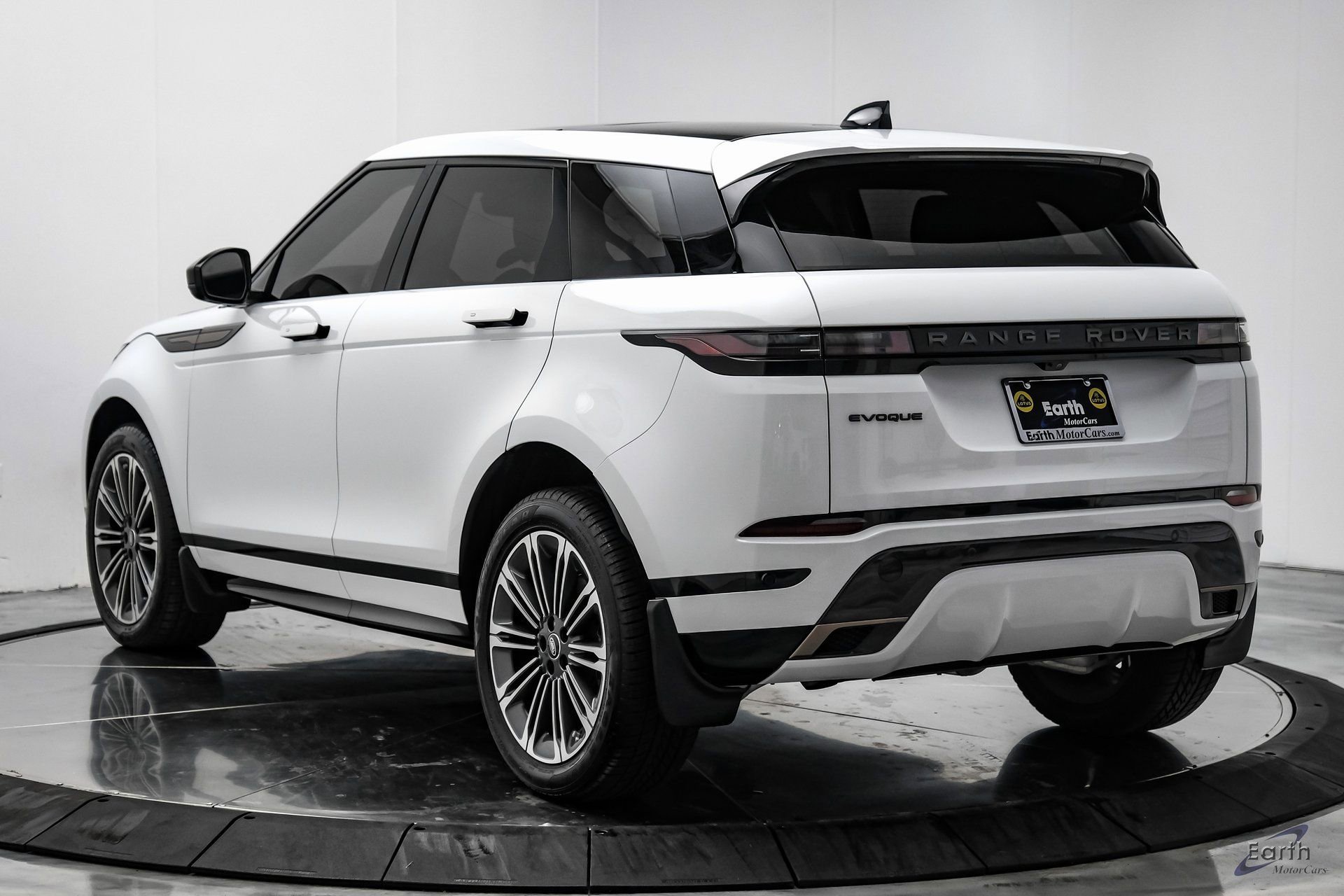 Used 2024 Land Rover Range Rover Evoque Dynamic SE image 11