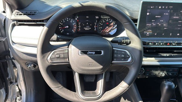 Certified 2025 Jeep Compass Limited AWD/4WD image 15