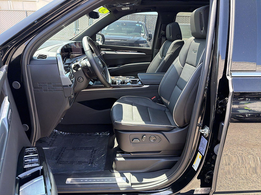 Used 2026 Cadillac Escalade ESV Luxury RWD image 19