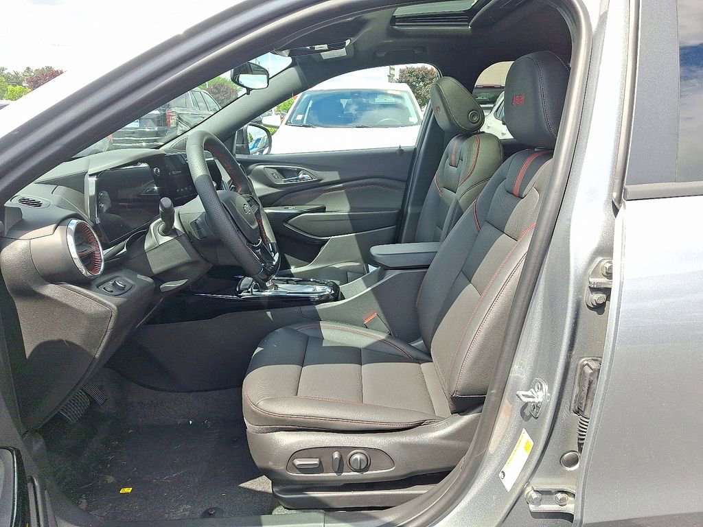 New 2026 Chevrolet Trax RS w/ Sunroof Package FWD image 6