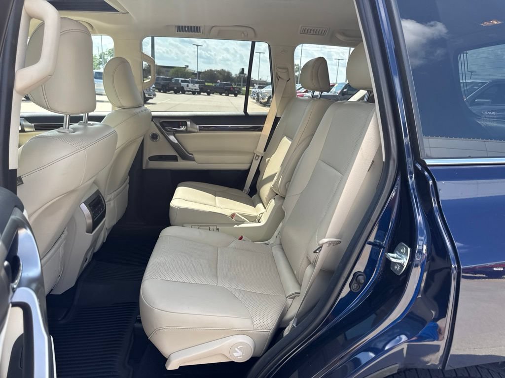 Used 2022 Lexus GX 460 Luxury w/ Sport Design Package AWD/4WD image 24
