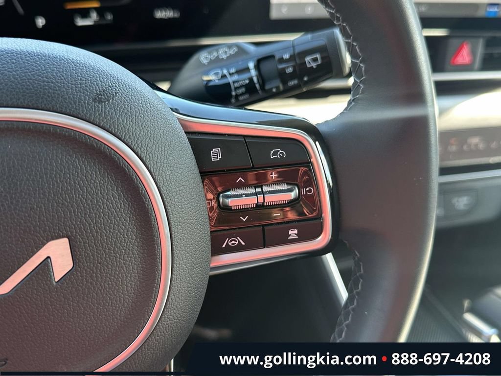 Certified 2026 Kia Carnival SX w/ SX Dark Edition Package FWD image 23