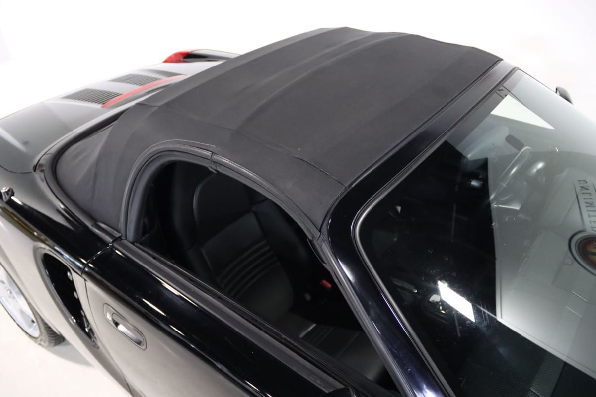 Used 2004 Toyota MR2 RWD image 21