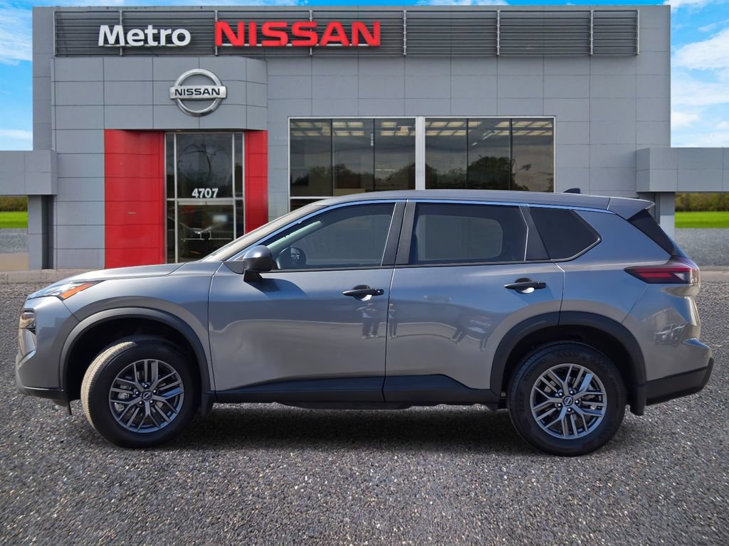 Used 2026 Nissan Rogue S FWD image 3