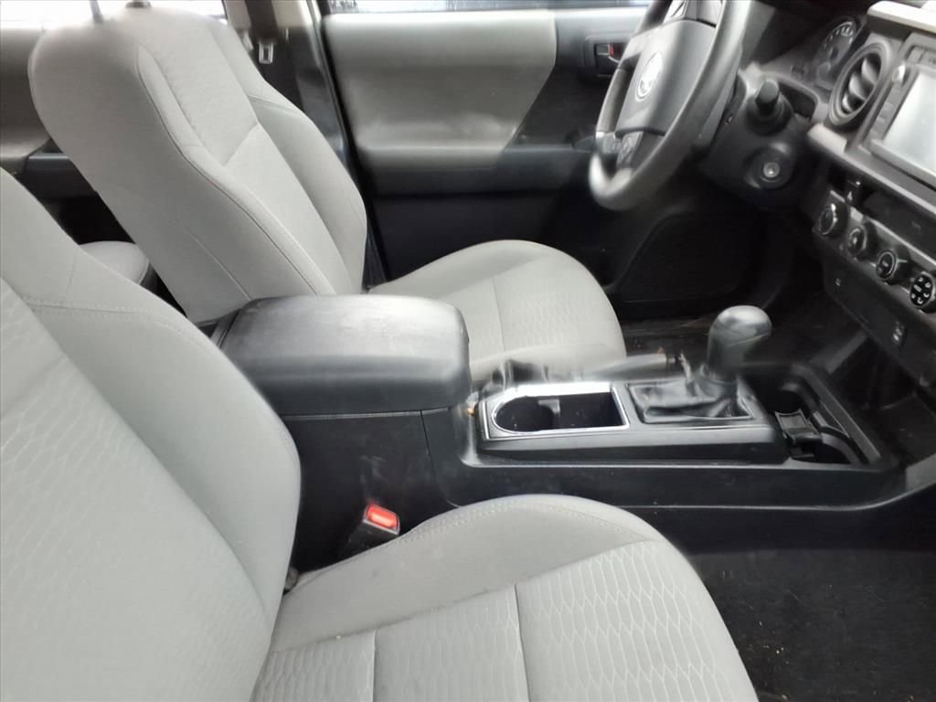 Used 2018 Toyota Tacoma SR w/ SR Convenience Package image 4