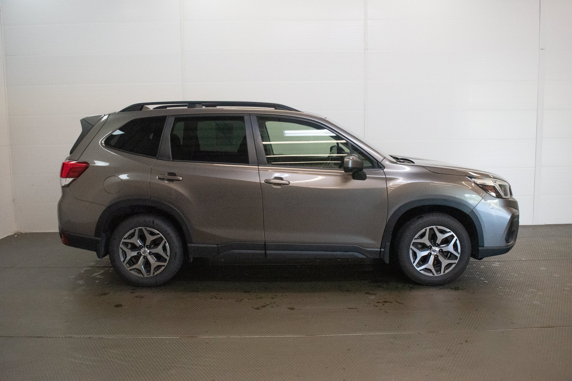 Used 2020 Subaru Forester Premium AWD/4WD image 3