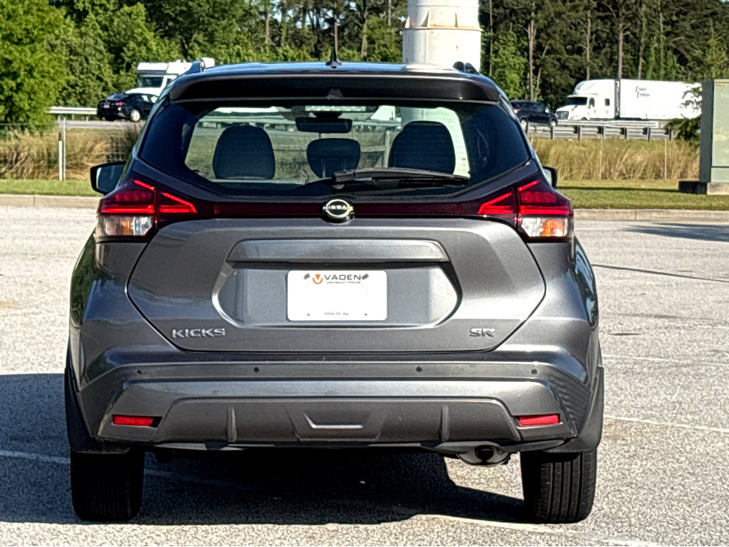 Used 2022 Nissan Kicks SR w/ Premium Package FWD image 17