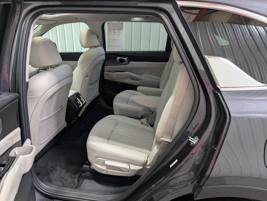 Used 2023 Kia Sorento SX Prestige AWD/4WD image 10