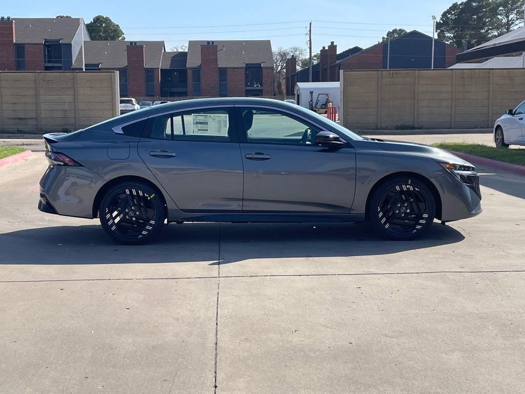 New 2026 Nissan Sentra SR w/ Floor Mat Package FWD image 6