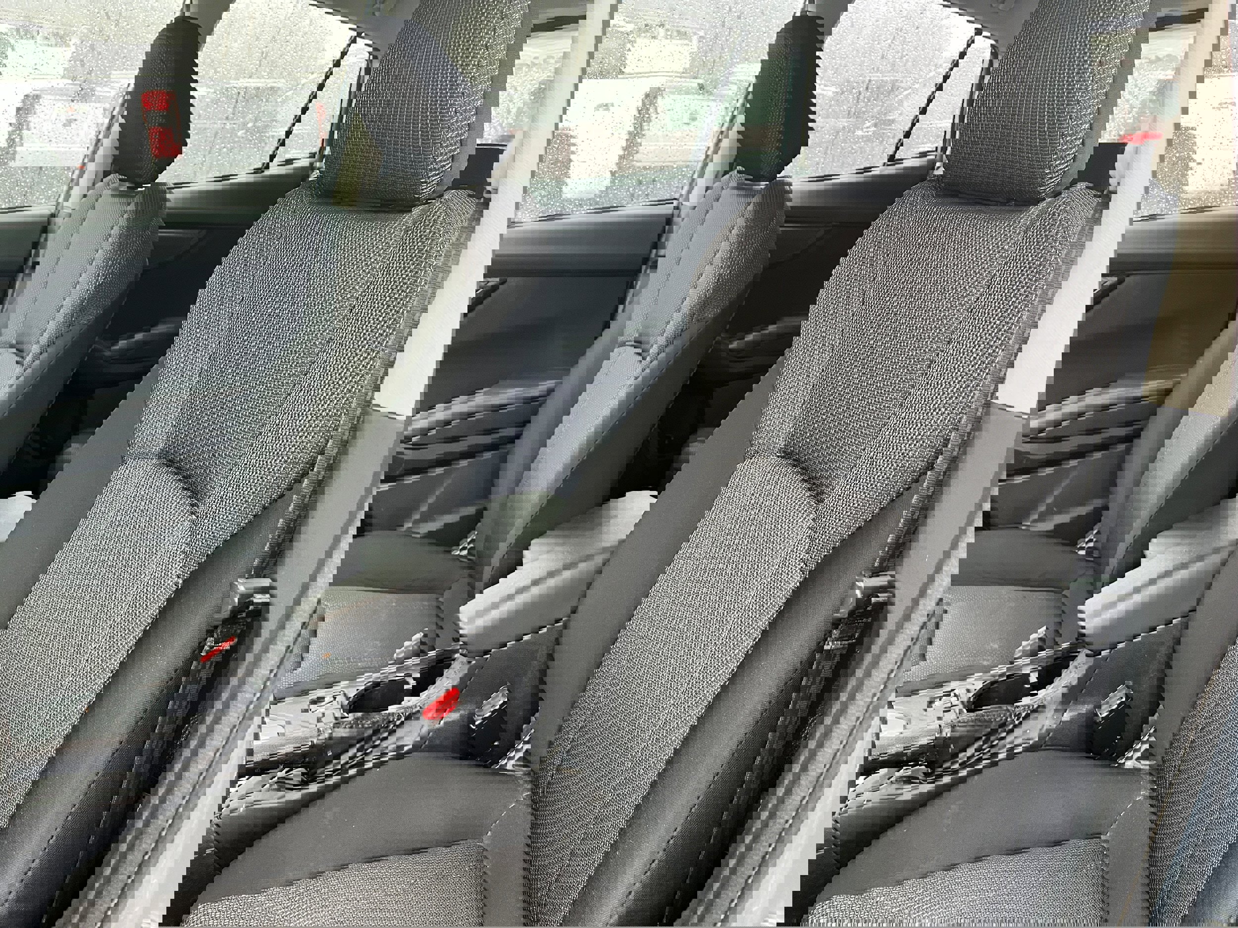 Used 2018 Subaru Impreza 2.0i Premium image 8