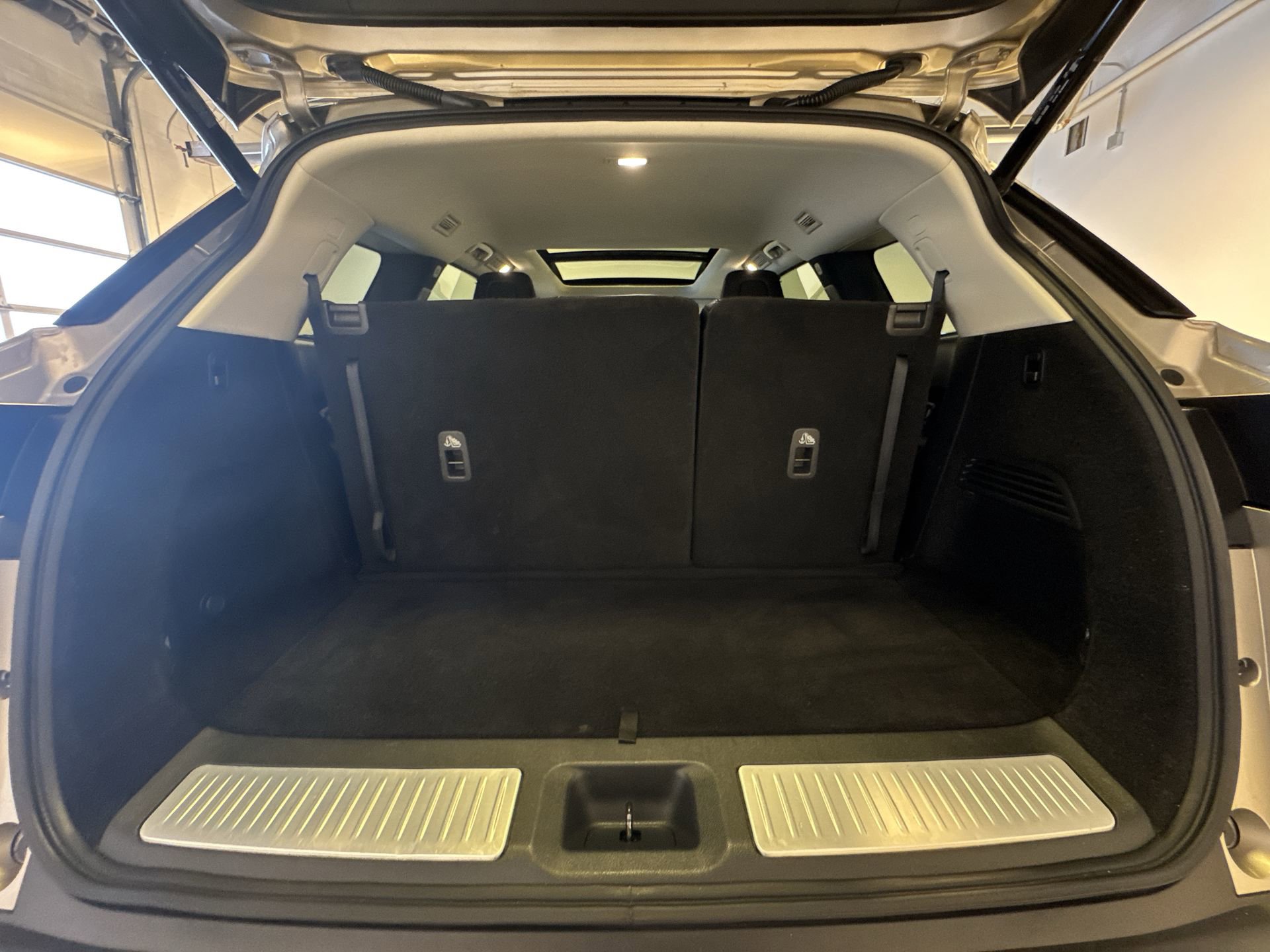 Certified 2023 INFINITI QX60 Luxe AWD/4WD image 25