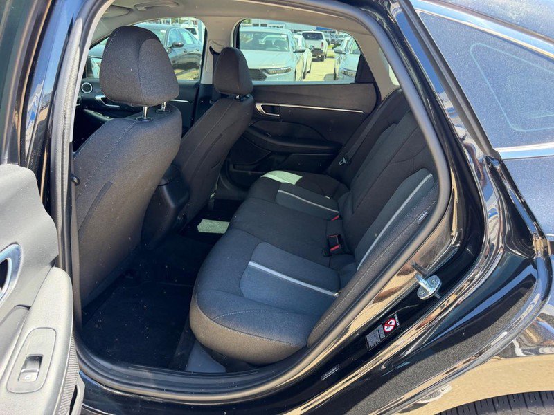 Used 2021 Hyundai Sonata SEL w/ Preferred Accessory Package FWD image 8