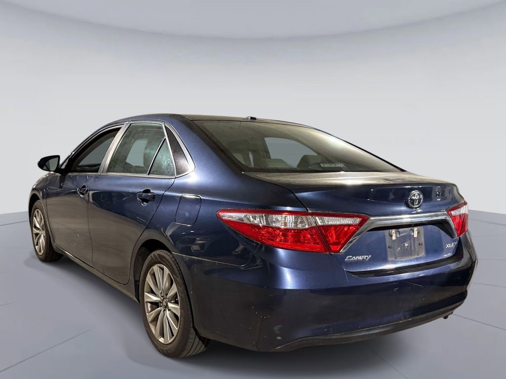Used 2016 Toyota Camry XLE w/ Moonroof Package FWD image 6