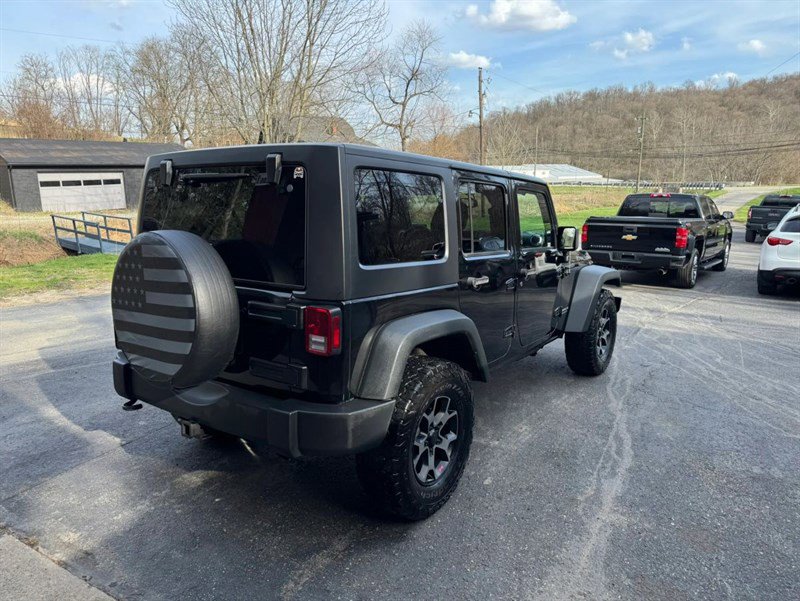 Used 2015 Jeep Wrangler Unlimited Rubicon w/ Connectivity Group image 4