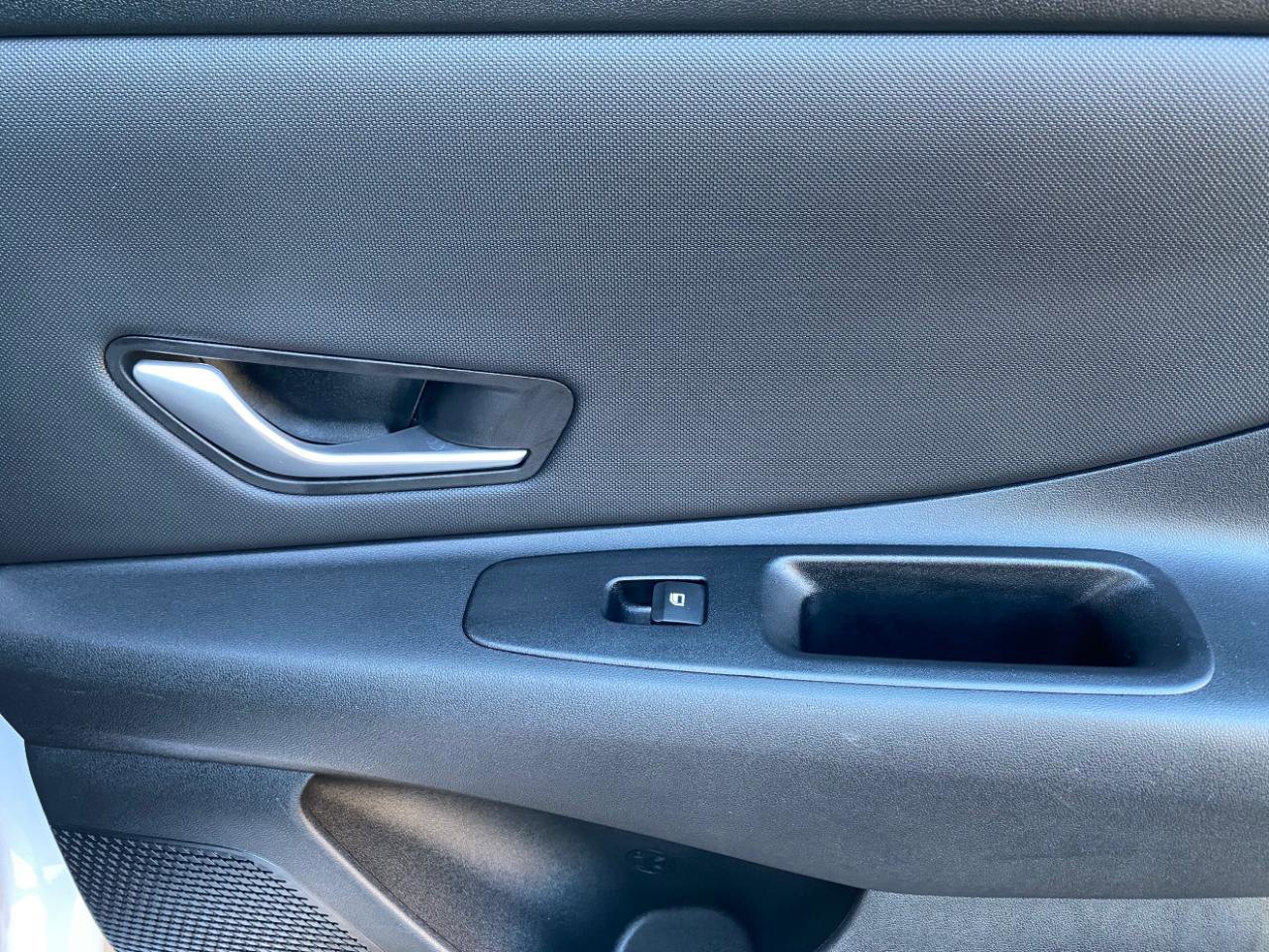 Used 2025 Hyundai Elantra Limited image 41