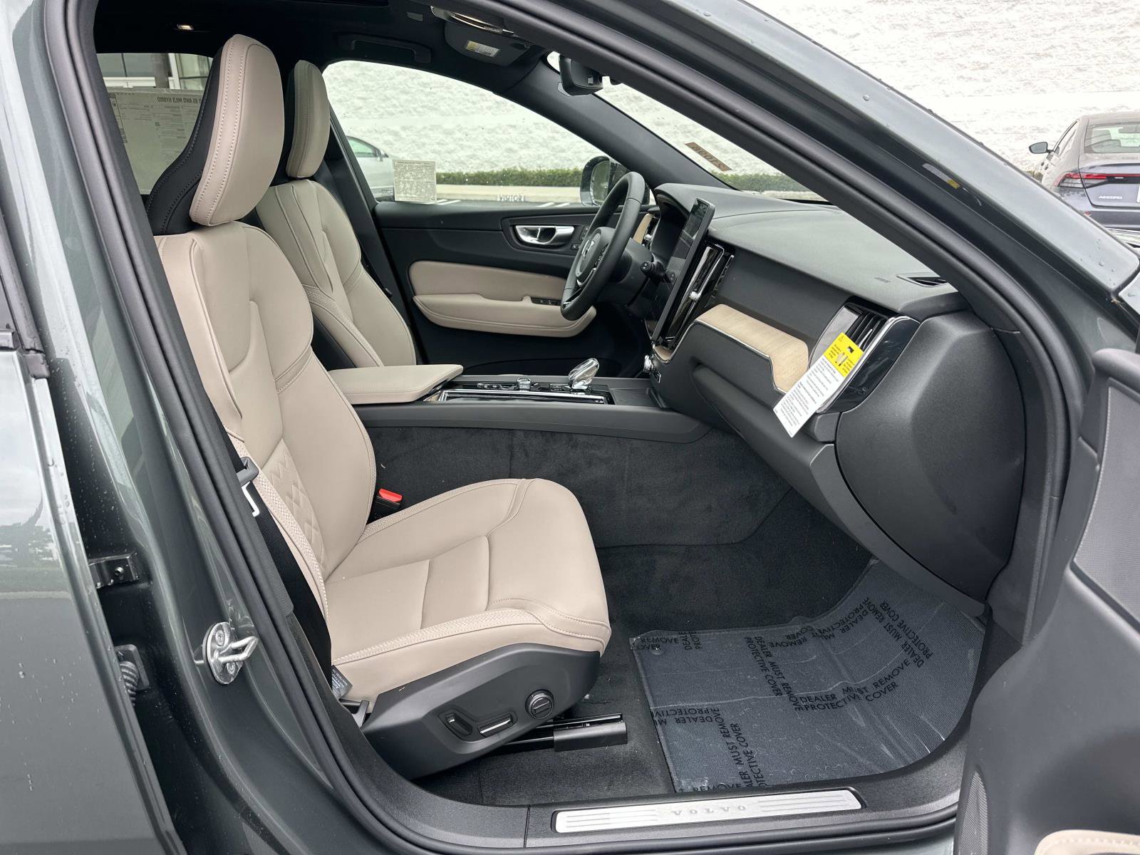 New 2026 Volvo XC60 B5 Core w/ Climate Package AWD/4WD image 20