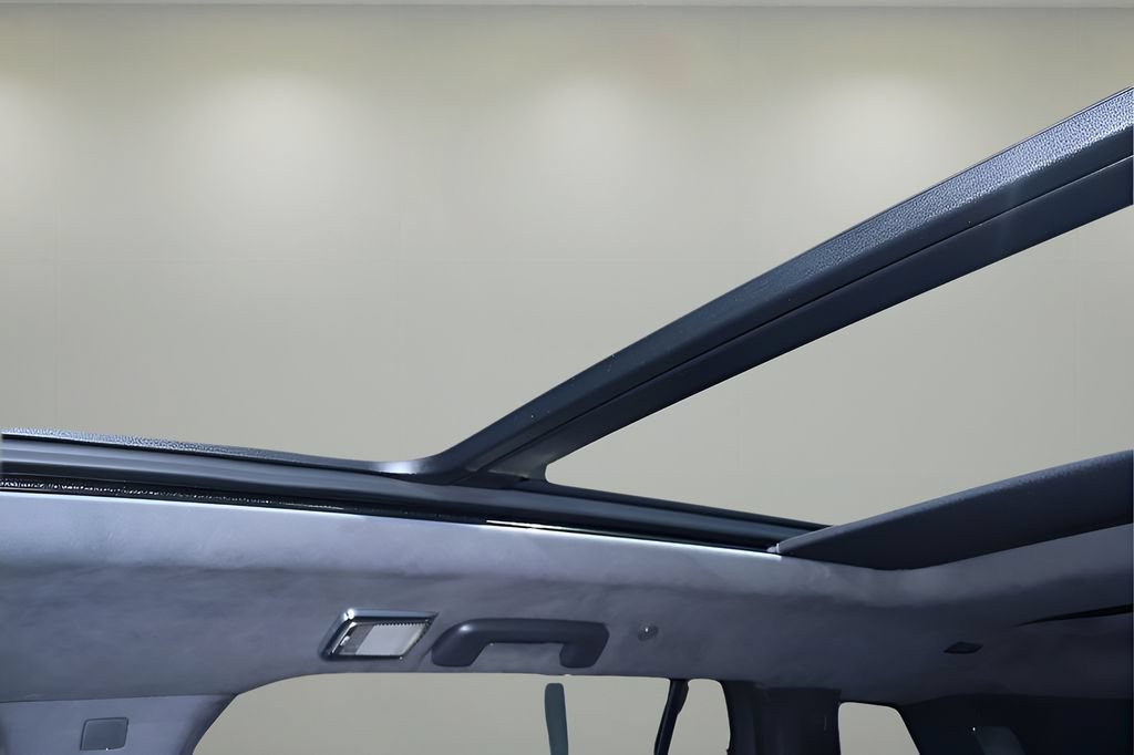 New 2026 Cadillac Vistiq Premium Luxury AWD/4WD image 27