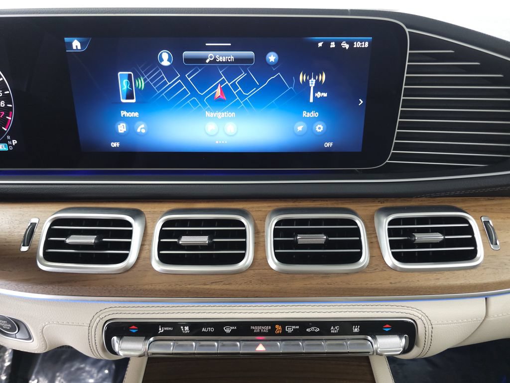 Used 2025 Mercedes-Benz GLE 450e 4MATIC w/ AMG Line Exterior image 16