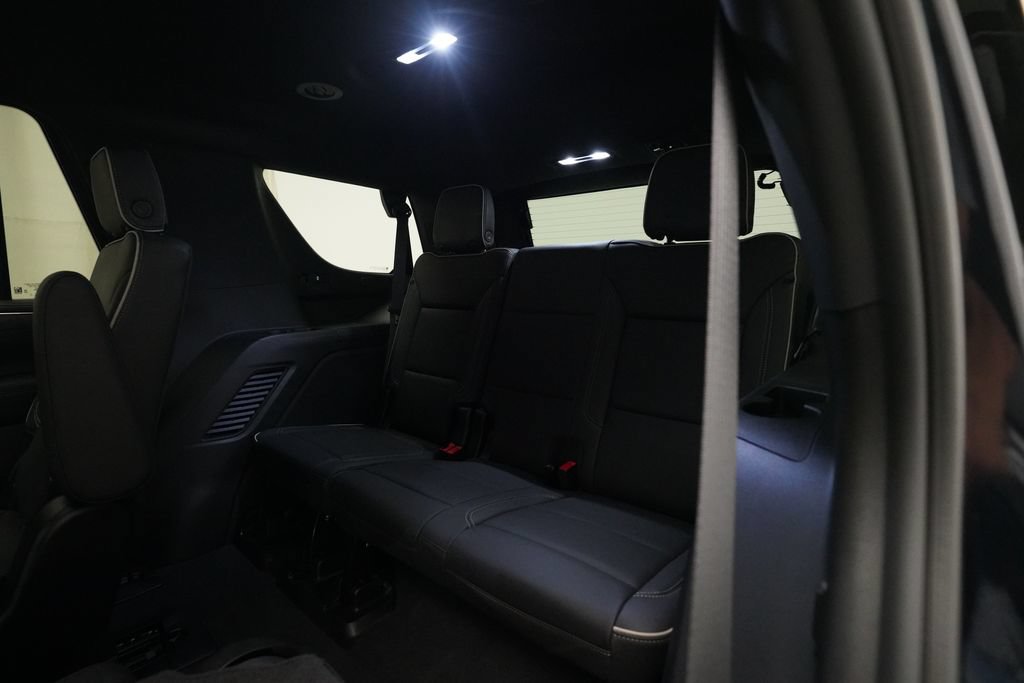 Used 2024 GMC Yukon SLT w/ SLT Luxury Package AWD/4WD image 17