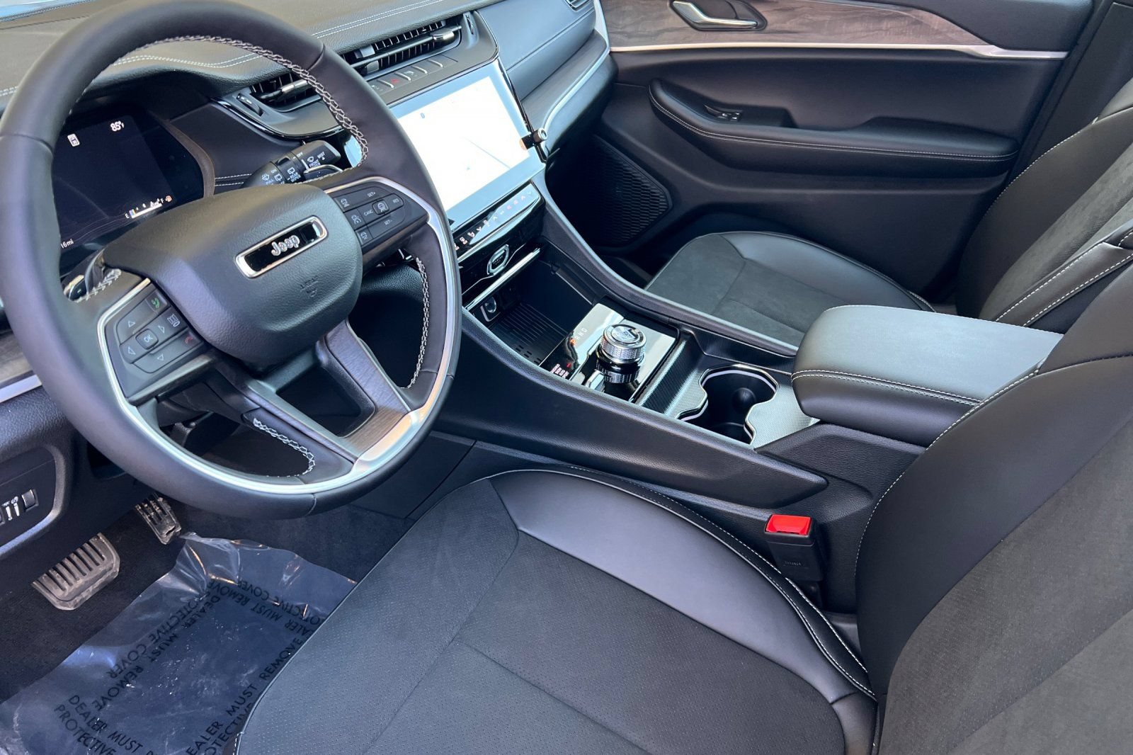 New 2026 Jeep Grand Cherokee Altitude AWD/4WD image 9