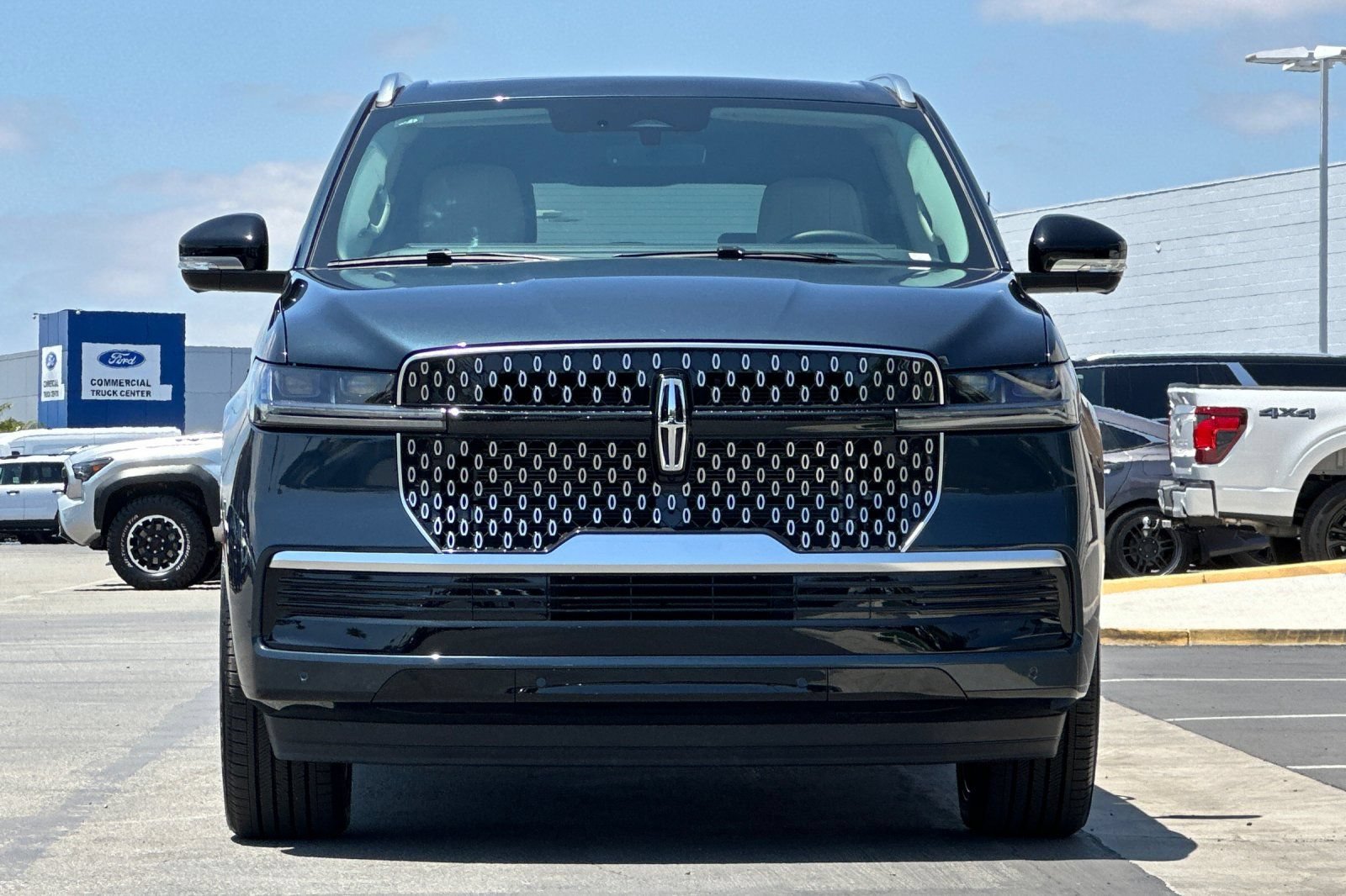 New 2026 Lincoln Navigator L Reserve AWD/4WD image 8