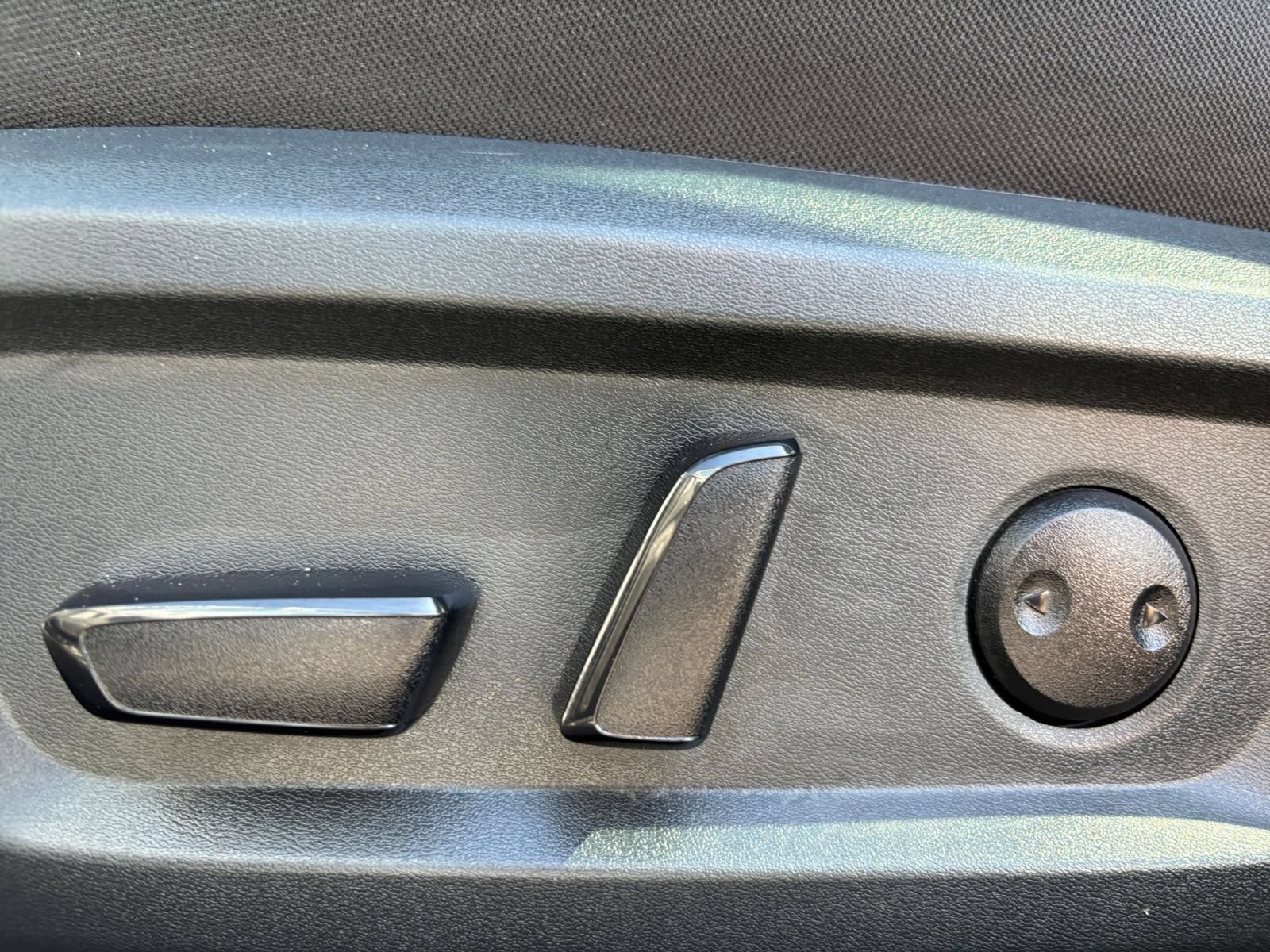 Used 2025 Nissan Rogue SV AWD/4WD image 21