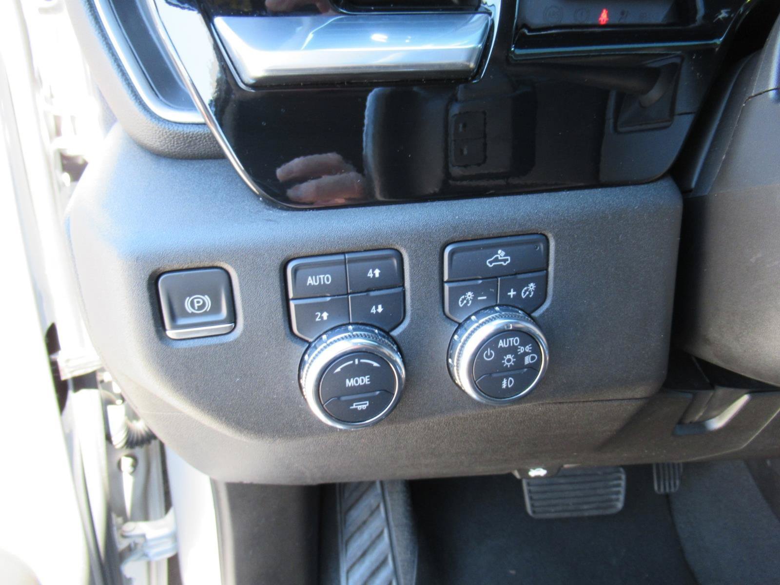 Used 2022 GMC Sierra 1500 Elevation w/ Preferred Package AWD/4WD image 19