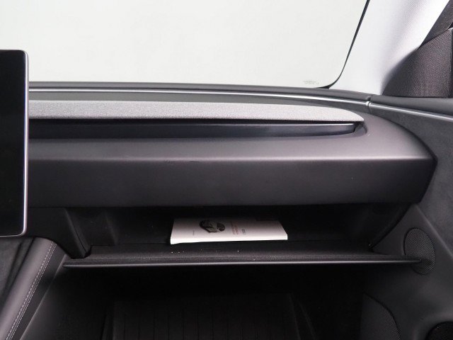 Used 2025 Tesla Model 3 AWD/4WD image 39