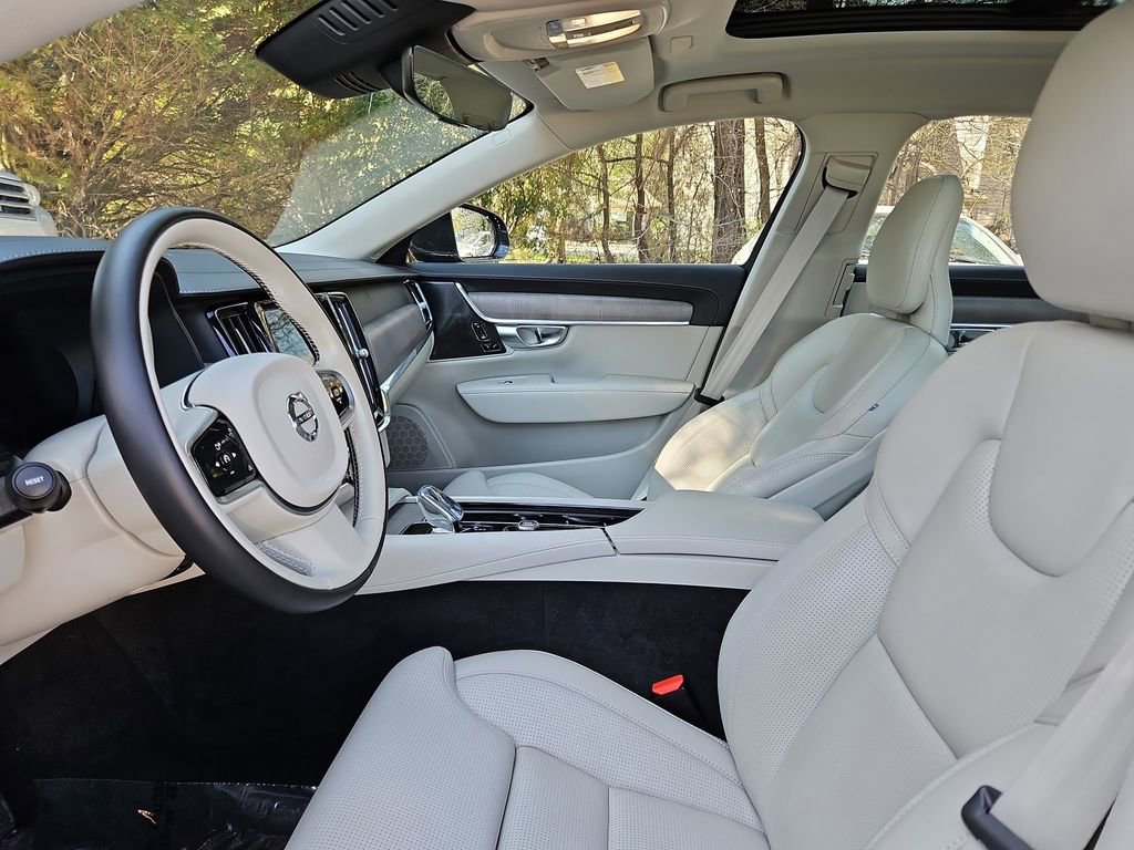 Used 2024 Volvo S90 B6 Ultimate image 23