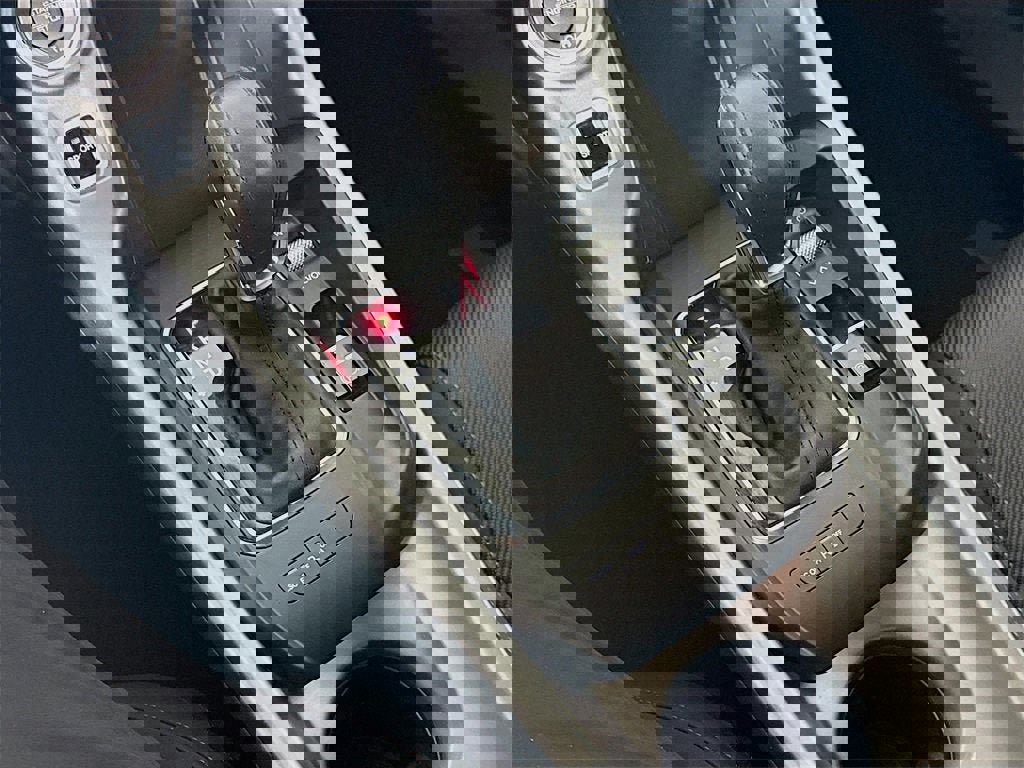 Used 2024 Dodge Hornet R/T w/ R/T Blacktop Package image 10