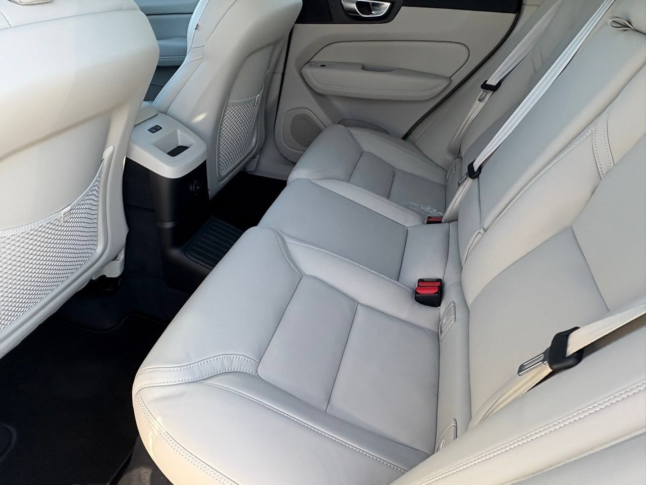 New 2026 Volvo XC60 T8 Ultra w/ Protection Package Premier AWD/4WD image 21