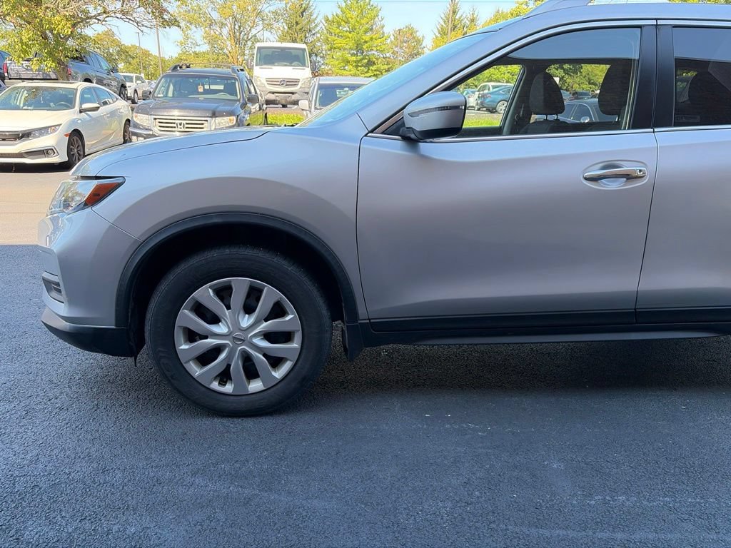 Used 2017 Nissan Rogue AWD image 11