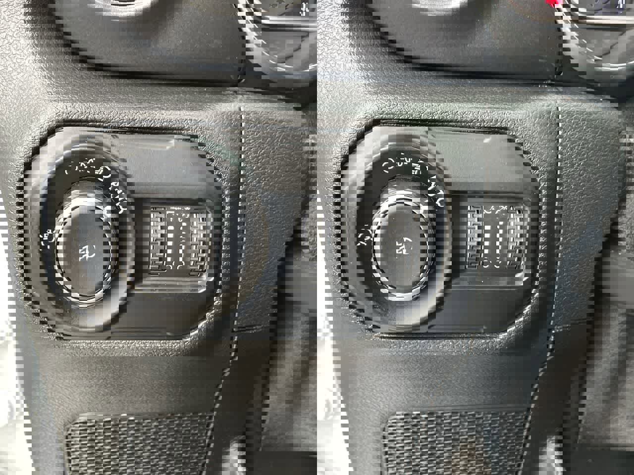 Used 2021 Jeep Wrangler Unlimited Rubicon w/ Trailer Tow Package image 29