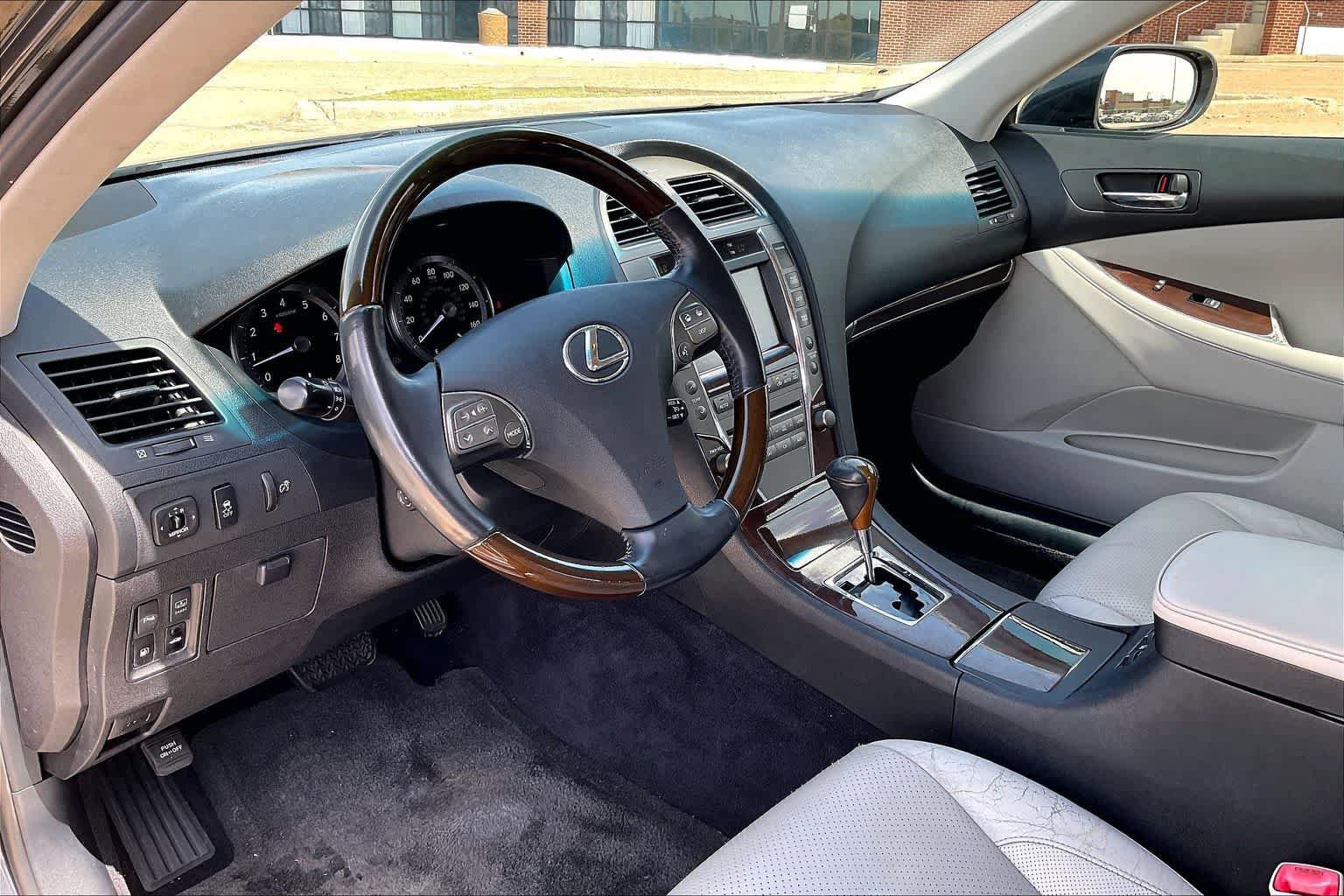Used 2011 Lexus ES 350 FWD image 2