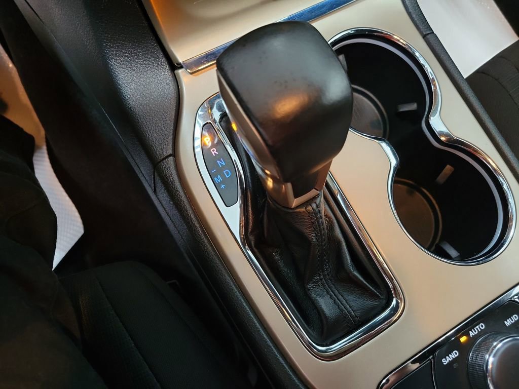 Used 2016 Jeep Grand Cherokee Laredo w/ Quick Order Package 23E image 46