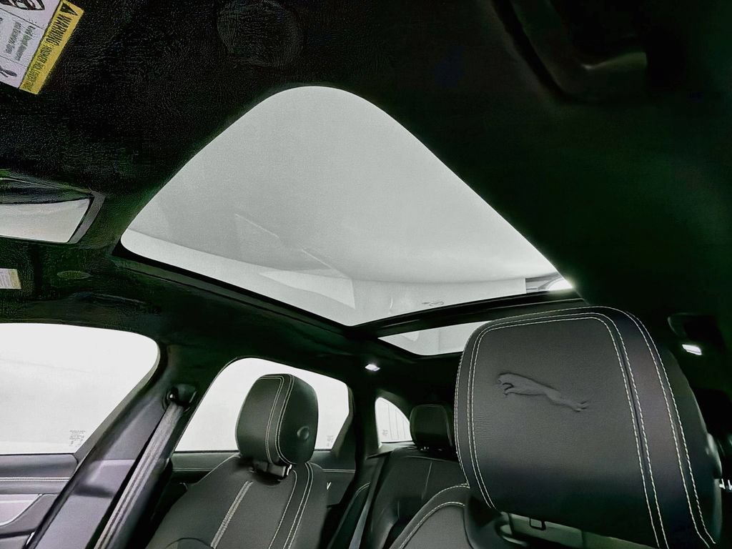 Certified 2025 Jaguar F-PACE R-Dynamic S AWD/4WD image 23