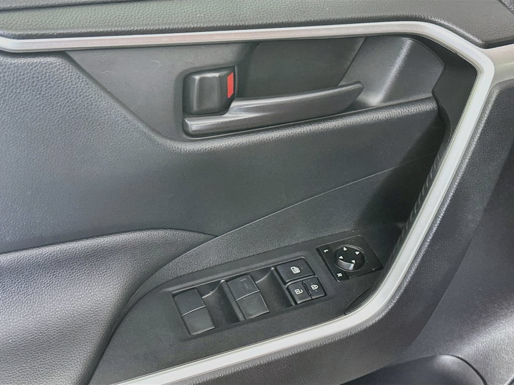 Used 2019 Toyota RAV4 LE w/ All Weather Liner Package AWD/4WD image 23