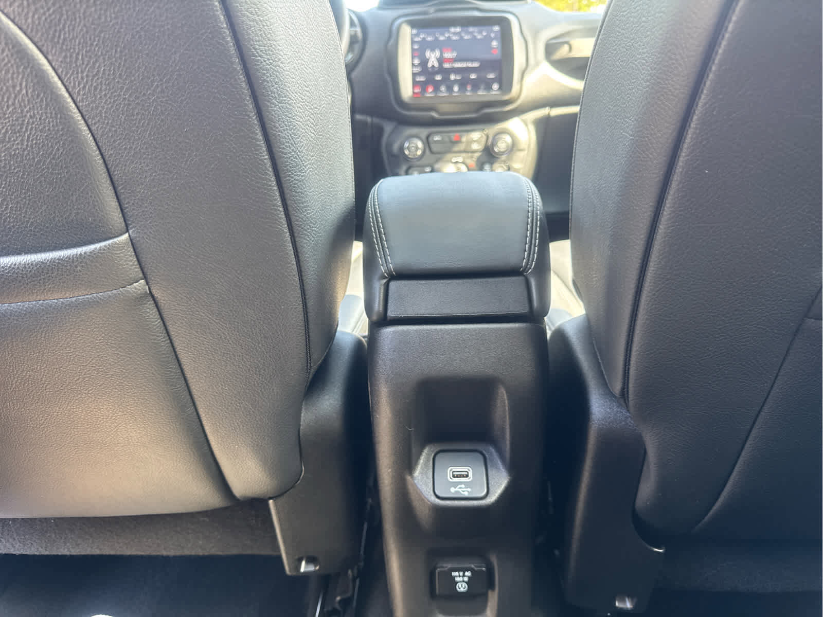 Certified 2021 Jeep Renegade Limited w/ Sun & Sound Group image 25